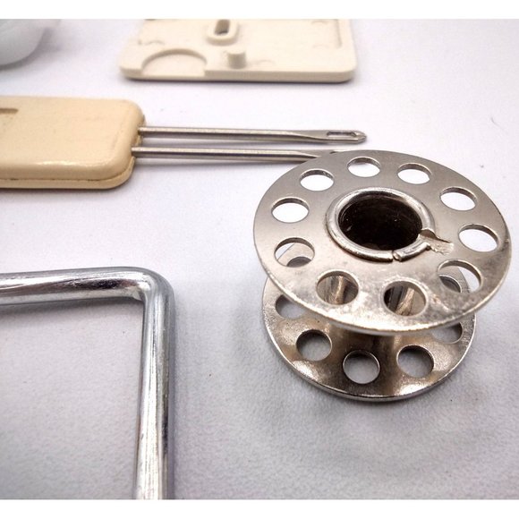 Sewing Machine Parts 9 Piece Lot Various Pieces For Repairs Brands Unknown - Picture 7 of 11